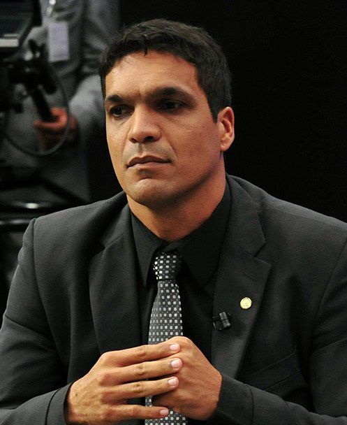 Cabo Daciolo faz posicionamento polêmico